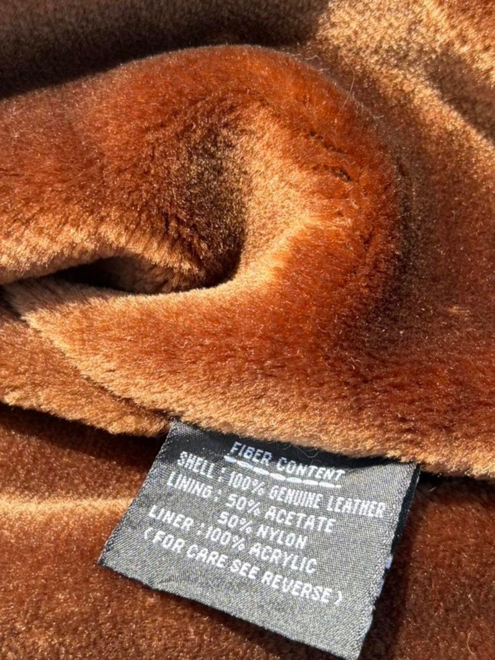 Vintage Brown leather trench coat with a classic look - Picture 4 of 7